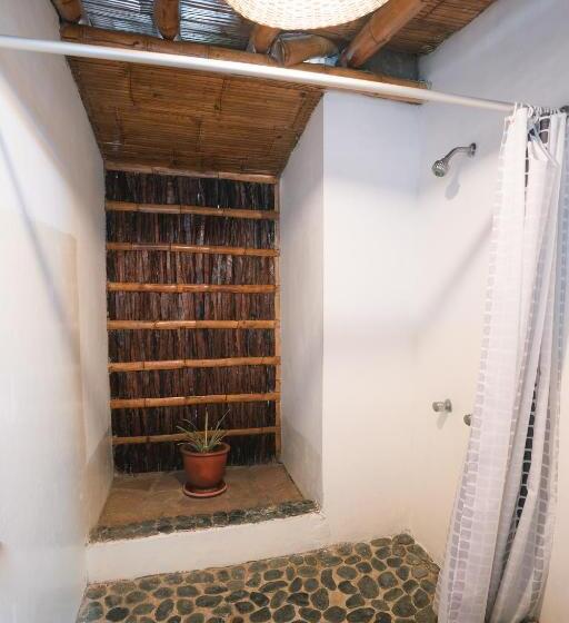 家庭间, Makani Vichayito