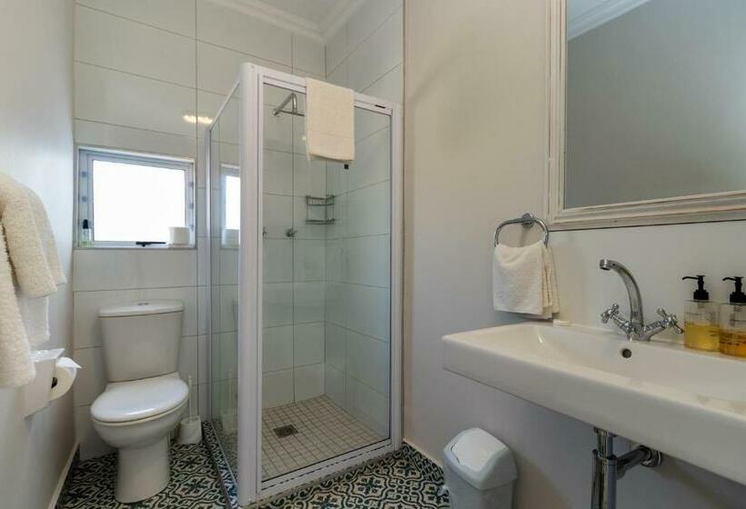 غرفة قياسية مطلّة علي حمام السباحة, Morgan Bay