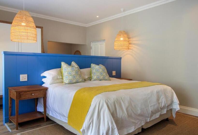 غرفة قياسية مطلّة علي حمام السباحة, Morgan Bay