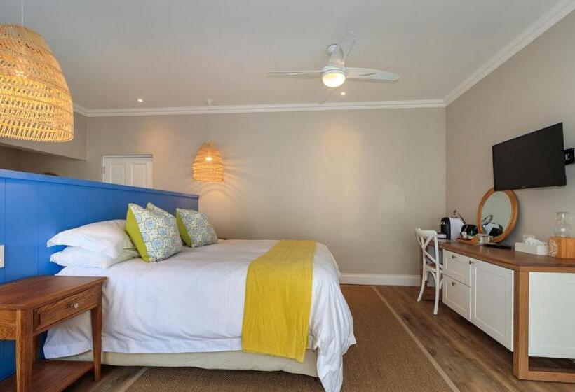 غرفة قياسية مطلّة علي حمام السباحة, Morgan Bay