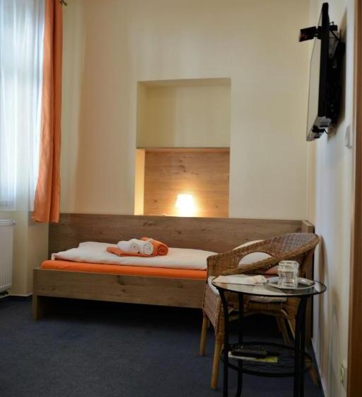 غرفة قياسية, Praha Potštejn