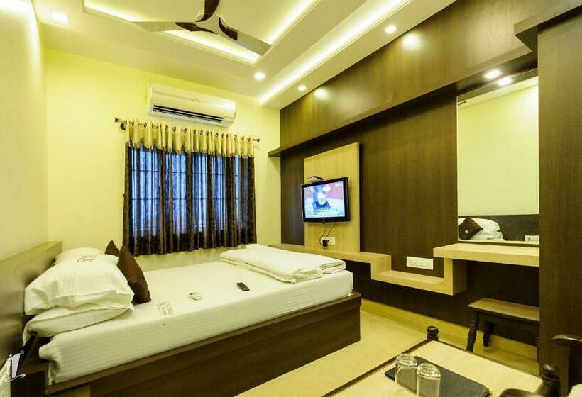 Номер Deluxe, Srigandha Residency  Vaccinated Staff