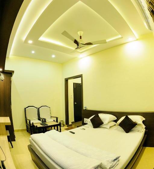 Номер Deluxe, Srigandha Residency  Vaccinated Staff