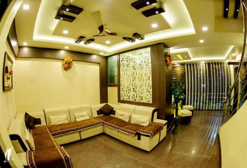Номер Deluxe, Srigandha Residency  Vaccinated Staff