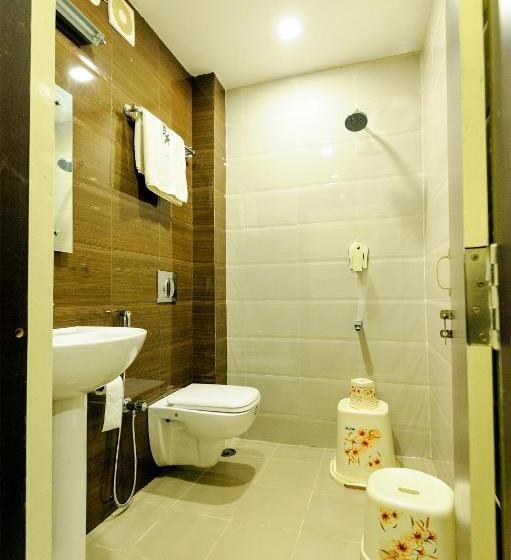 חדר דלוקס יחיד, Srigandha Residency  Vaccinated Staff