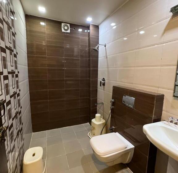 Номер Deluxe, Srigandha Residency  Vaccinated Staff