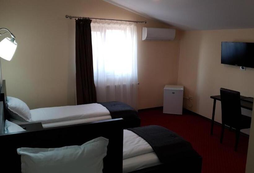 Номер Стандарт Трехместный, Motel Diamant