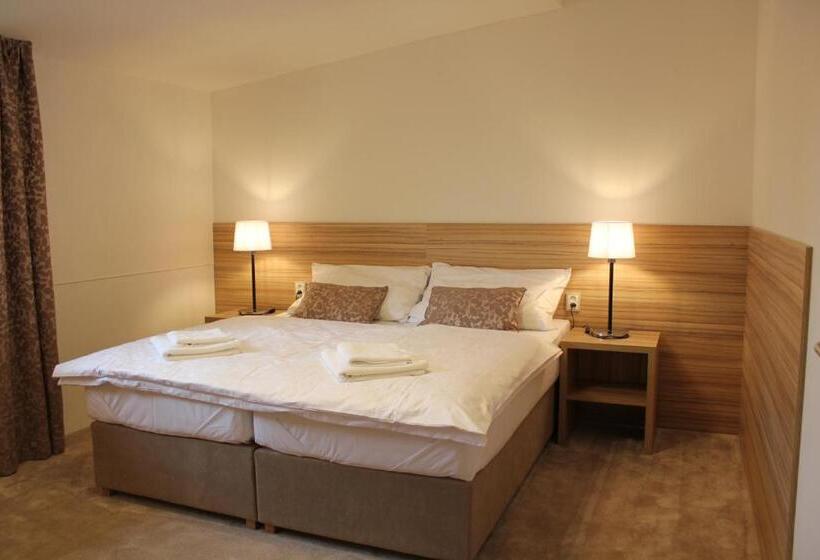 Номер Superior, Bílý Beránek