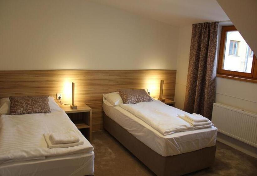 Номер Superior, Bílý Beránek