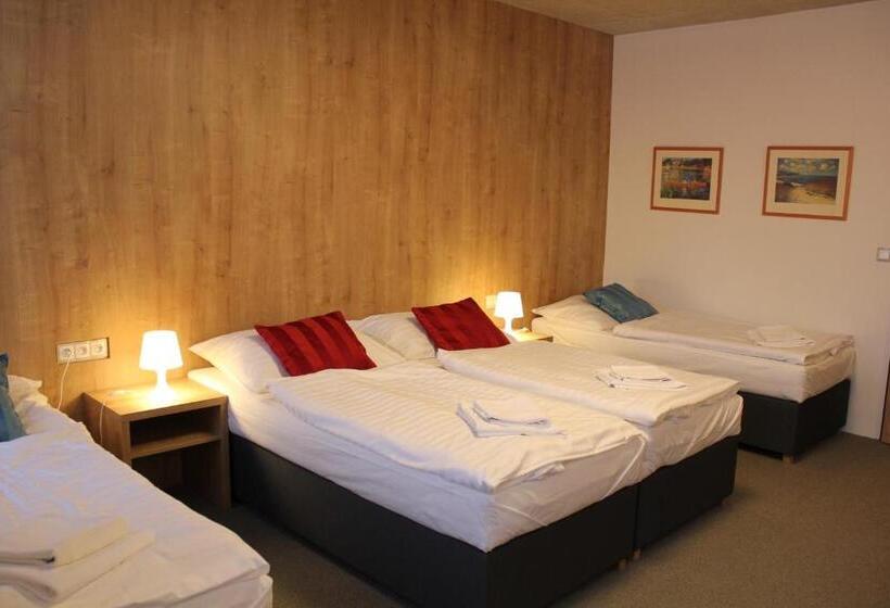 Четырехместный Номер Superior, Bílý Beránek