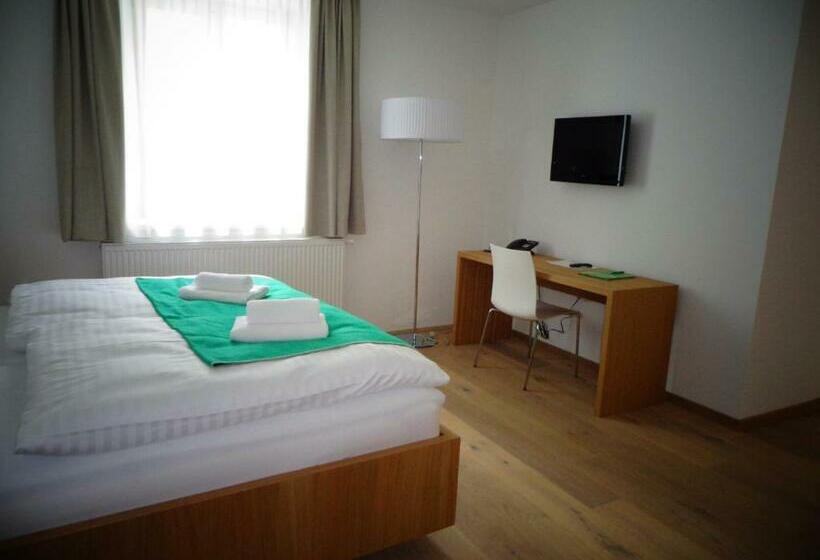 غرفة قياسية لذوى الاحتياجات الخاصة, Kapellerhof