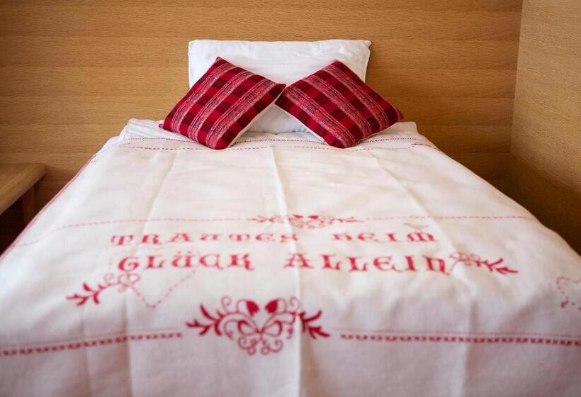 غرفة قياسية فردية, Kapellerhof