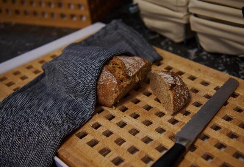 غرفة قياسية لذوى الاحتياجات الخاصة, Kapellerhof