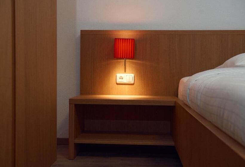 غرفة قياسية فردية, Kapellerhof