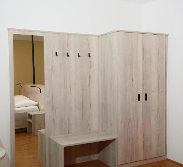 شقة غرفة واحدة, Kapellerhof