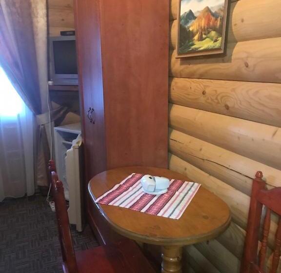 جناح مزوَّد بشرفة, Panorama Karpat