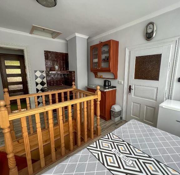 חדר סטנדרט, Shum Cheremosha