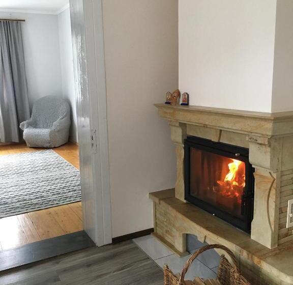 חדר משפתחתי סופריור, Shum Cheremosha