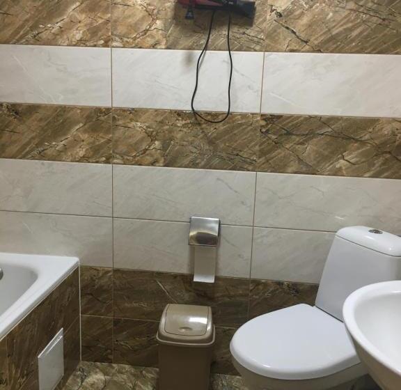 חדר משפחתי, Shum Cheremosha