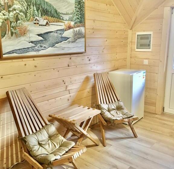 חדר משפחתי, Shum Cheremosha