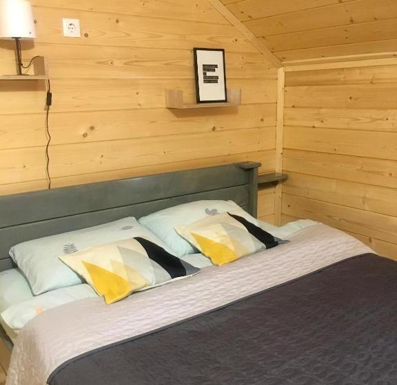 חדר משפחתי, Shum Cheremosha