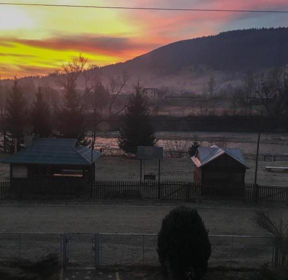 חדר סטנדרט עם מרפסת, Shum Cheremosha