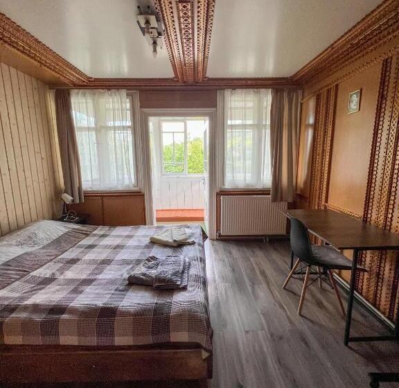 חדר סטנדרט עם מרפסת, Shum Cheremosha