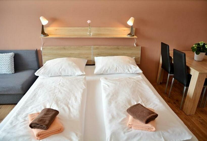 스탠다드 발코니 스튜디오, Pension Calla