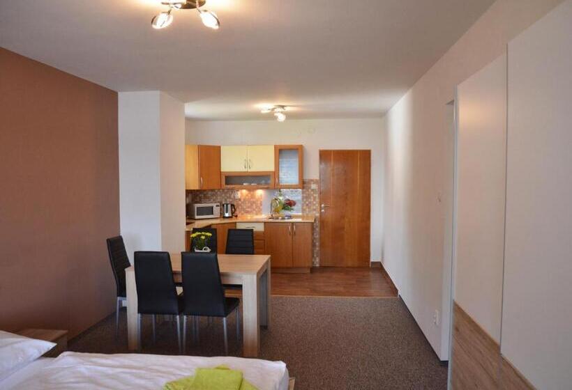 1 베드룸 패밀리 아파트, Pension Calla