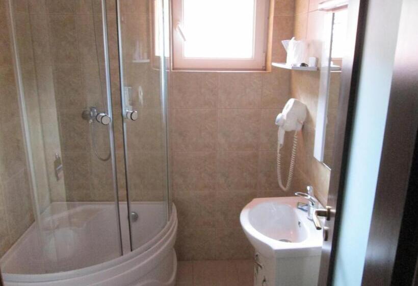 2 Bedroom Suite with Balcony, Pensiunea Alpin