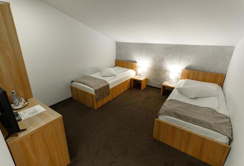 スタンダードトリプルルーム, Pensiunea Kristall Tecuci