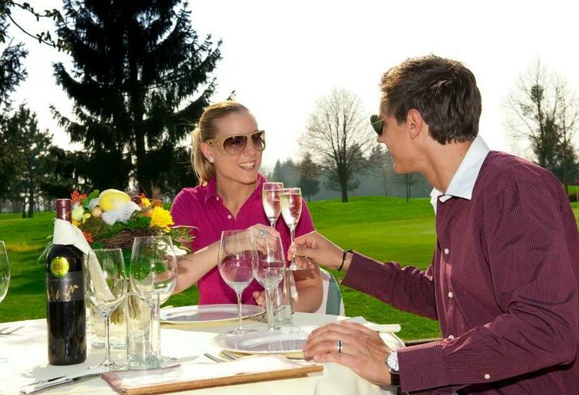 חדר סופריור עם מרפסת, Og's Golf Lodge