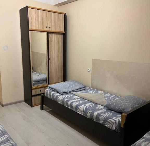 تختخواب در اتاق مشترک, готель ас берегово