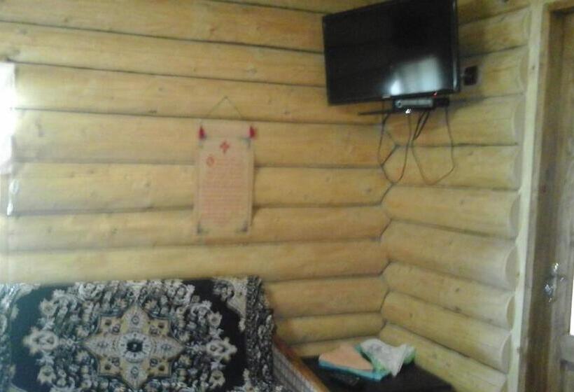 חדר קלאסי לארבעה, Farmstead Lisova