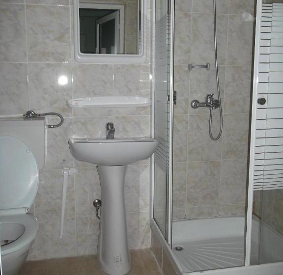 اتاق استاندارد سه نفره, Hostel „la Galan”