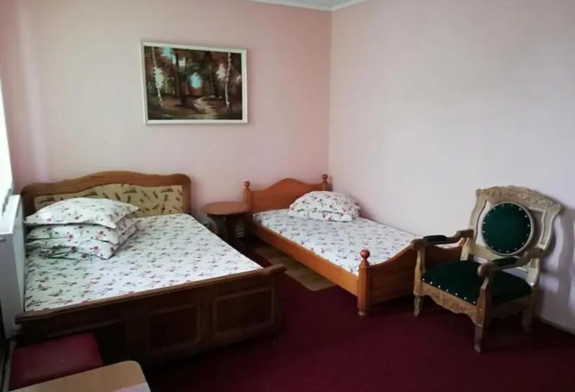 اتاق استاندارد سه نفره, Hostel „la Galan”