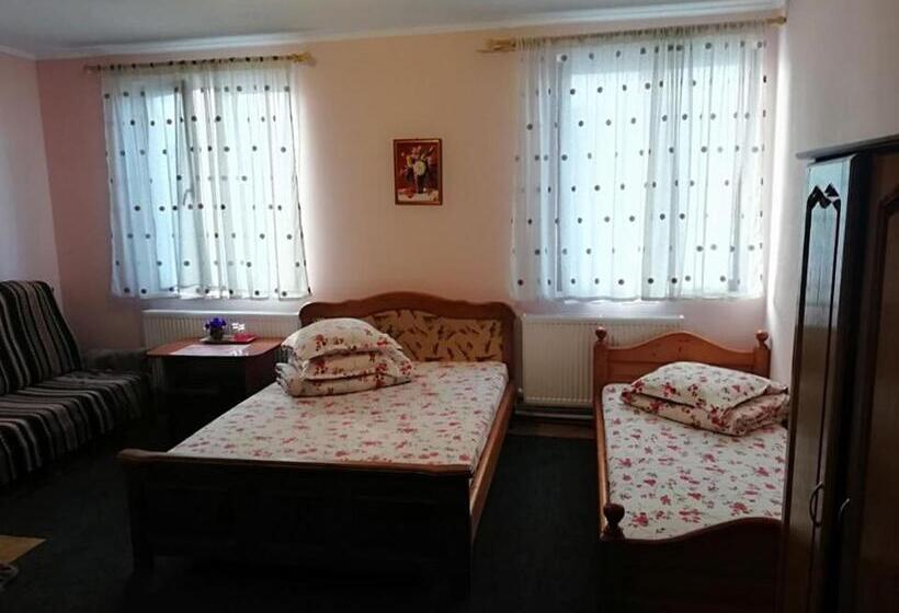 标准三人间, Hostel „la Galan”