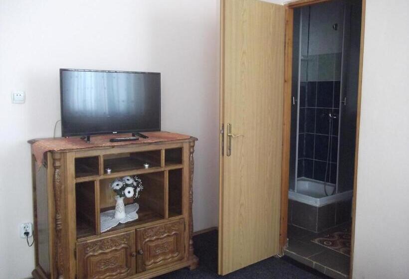 اتاق استاندارد یک نفره, Hostel „la Galan”