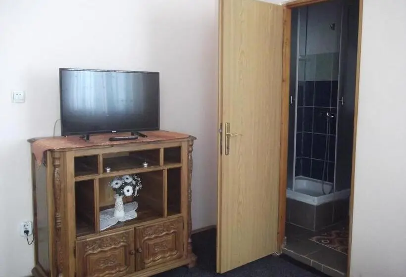 اتاق استاندارد یک نفره, Hostel „la Galan”