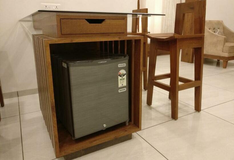 מיטת קינג בסוויטה, Kalyan S   Mansingh Inn