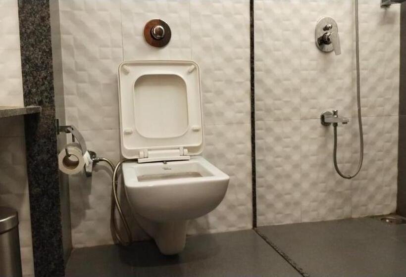 סוויטת ג'וניור, Kalyan S   Mansingh Inn