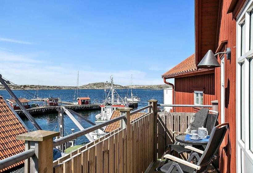 غرفة ديلوكس مطلّة علي البحر مزوَّدة بشُرفة, Lotshotellet