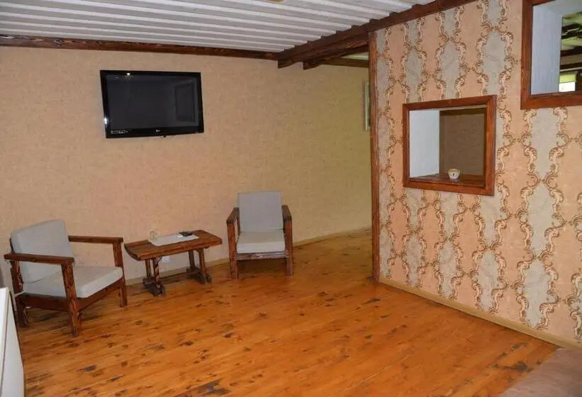 Perhehuone, Syni Potoky