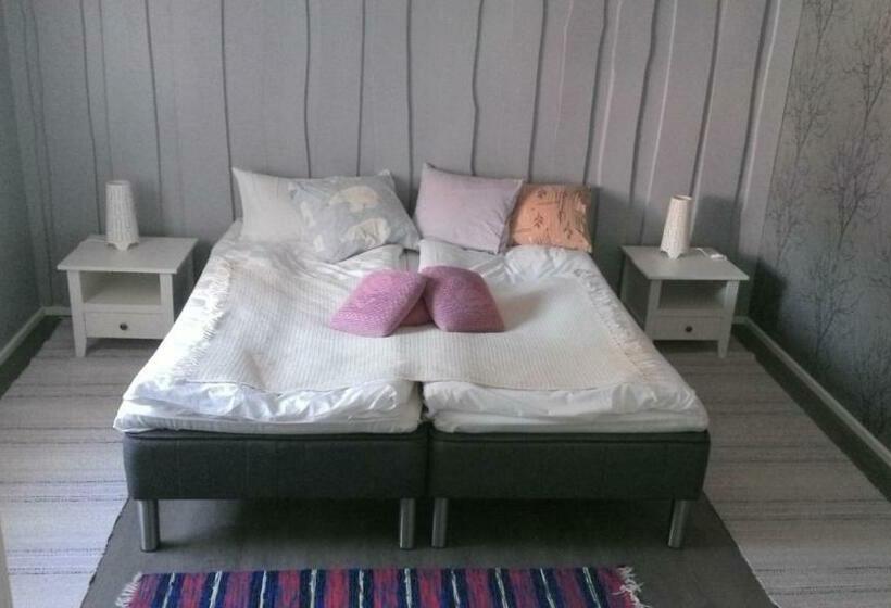 带共用浴室的标准房间, Metsäniityn Tuvat