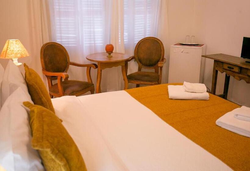 جناح, Pouso Do Bichinho 2