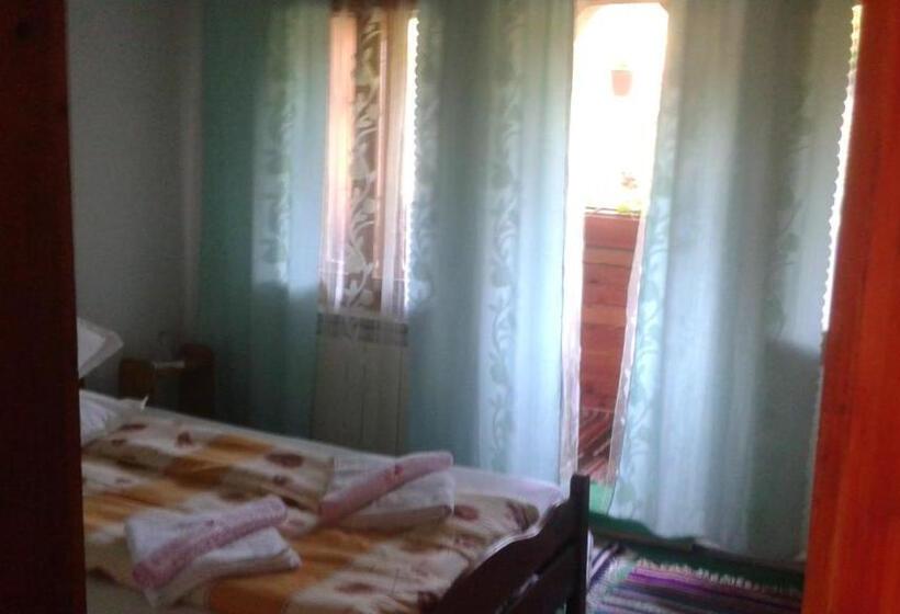 Номер Economy, Pensiunea Letitia