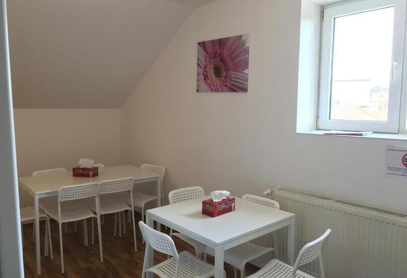 Номер Стандарт Трехместный, Pensiunea Saseasca