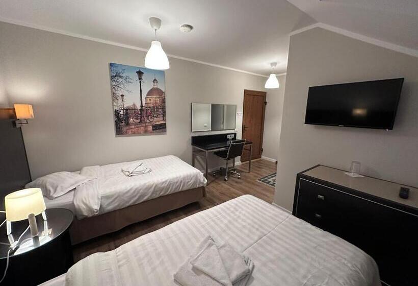 Номер Стандарт, Pensiunea Saseasca