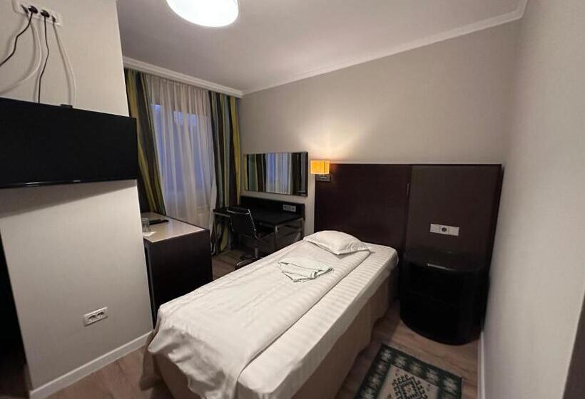 Номер Стандарт Трехместный, Pensiunea Saseasca