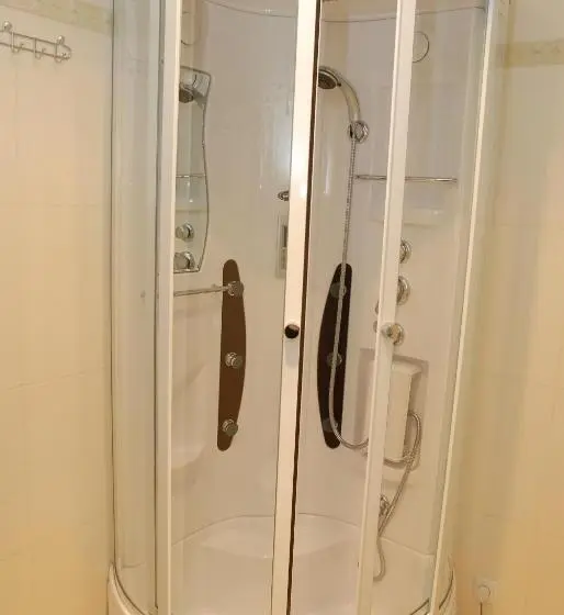 Standard room with outdoor bath, туристично розважальний комплекс стіжок